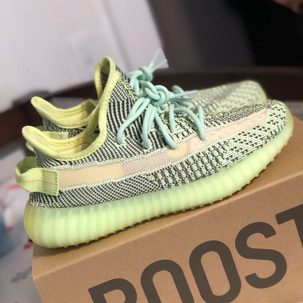 Yeezy boost 350 yeezreel size 6
